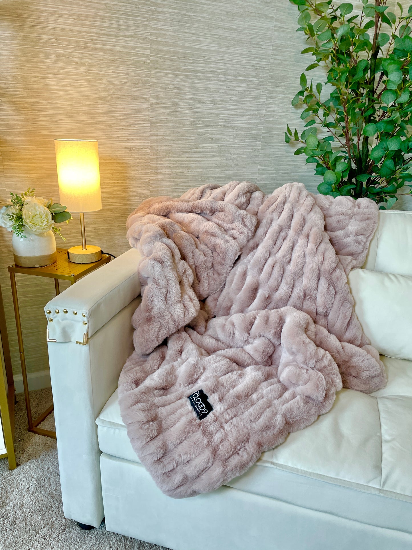 Blush Faux Fur Blanket - Medium: 50"60"