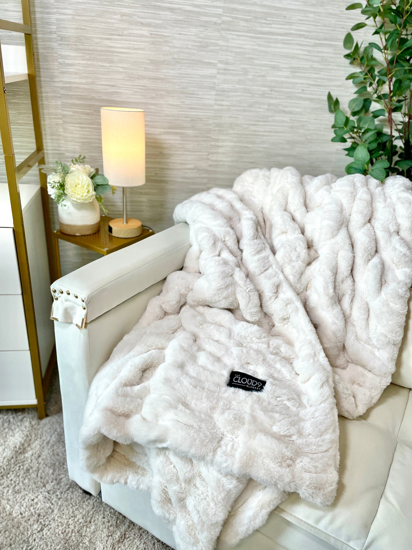 Ivory Faux Fur Blanket - Medium: 50"x60"