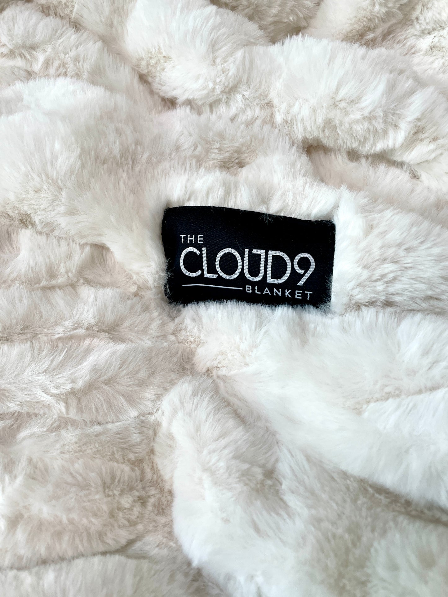 Ivory Faux Fur Blanket - Lap: 30"x40"