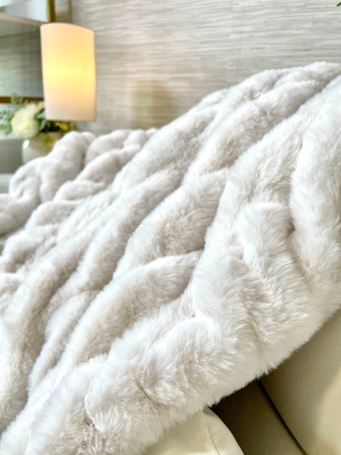 Ivory Faux Fur Blanket - Lap: 30"x40"