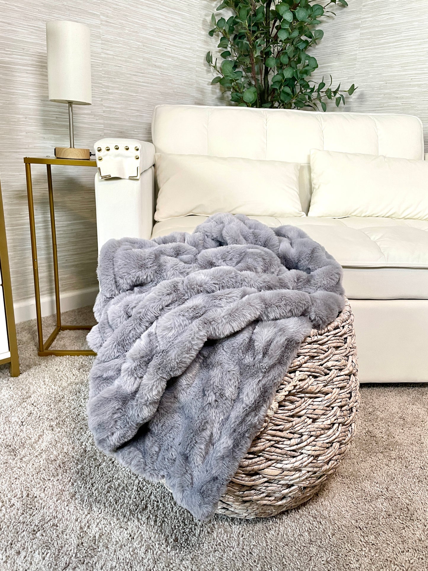 Gray Faux Fur Blanket - Lap: 30"x40"